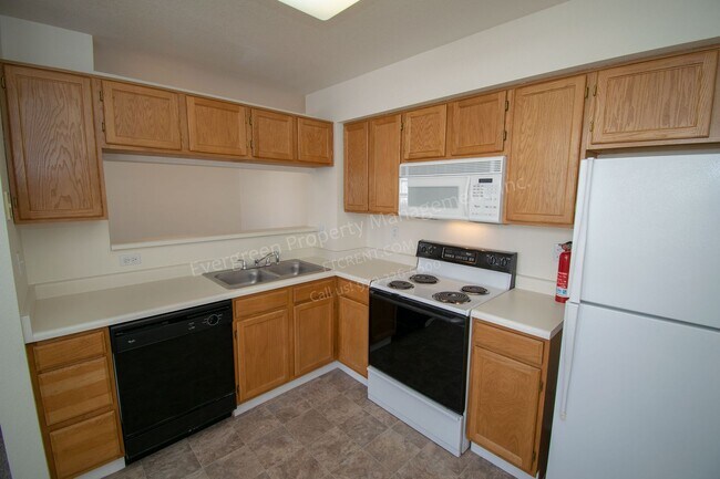 Building Photo - 2602 Timberwood Dr