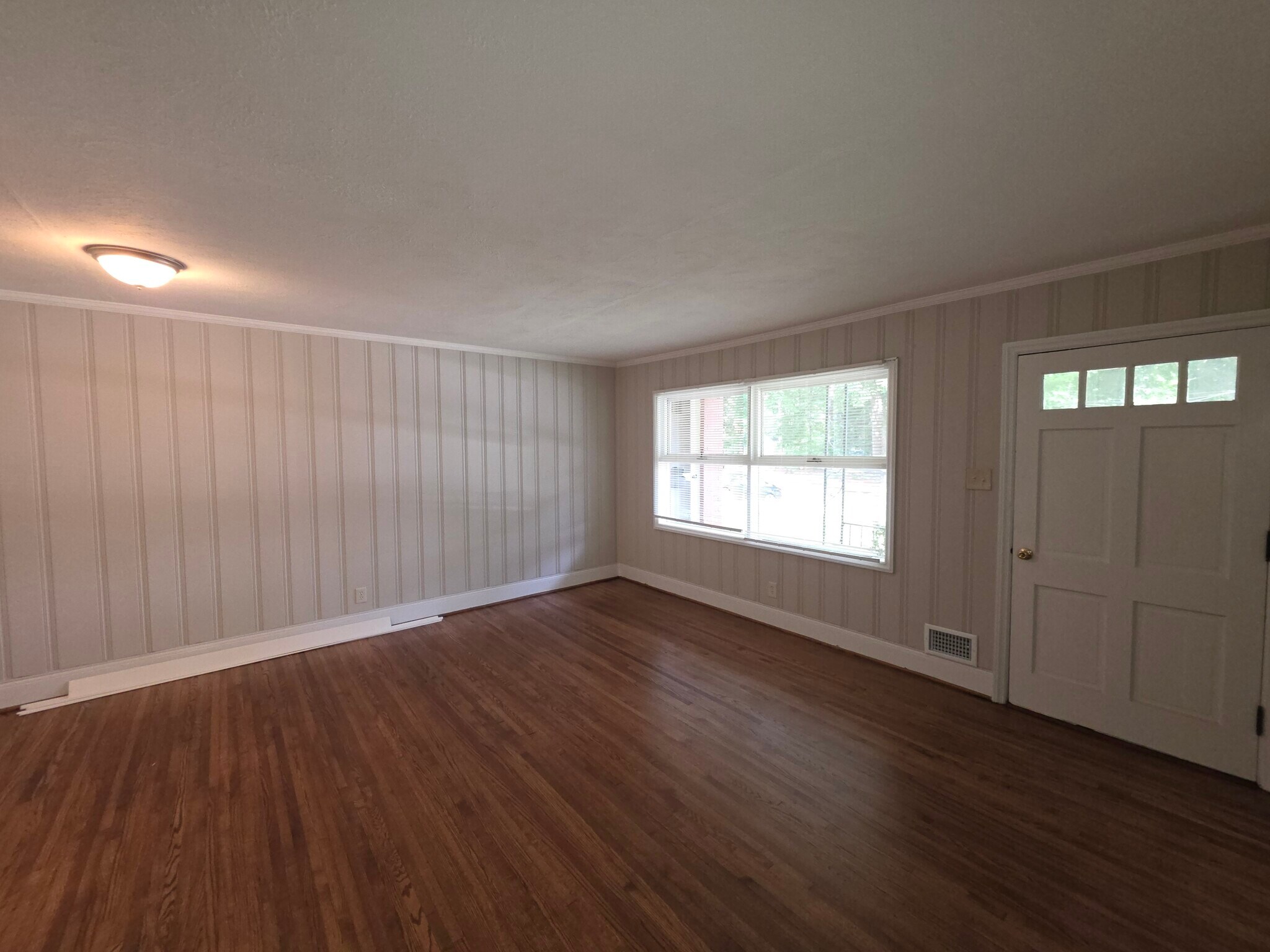 Building Photo - 1322 Briar Creek Rd