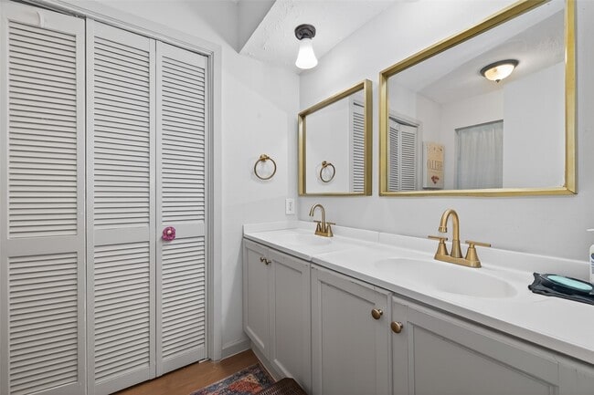 Building Photo - 10423 Permian Dr