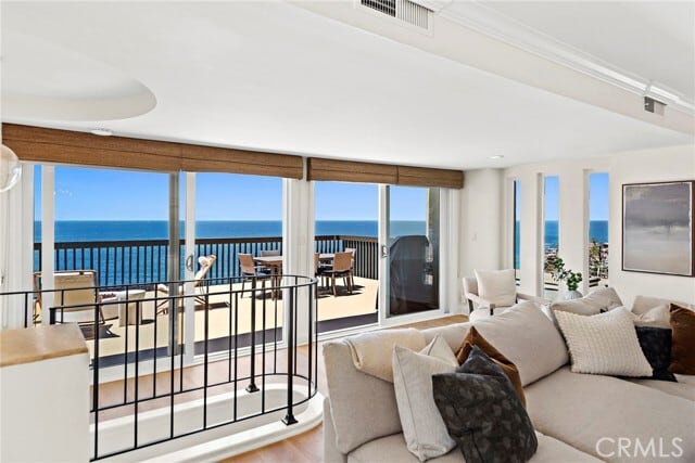 Building Photo - 32041 Point Pl