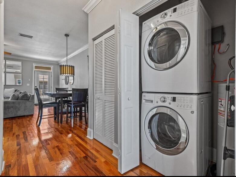 Building Photo - 415 Saint Francis St