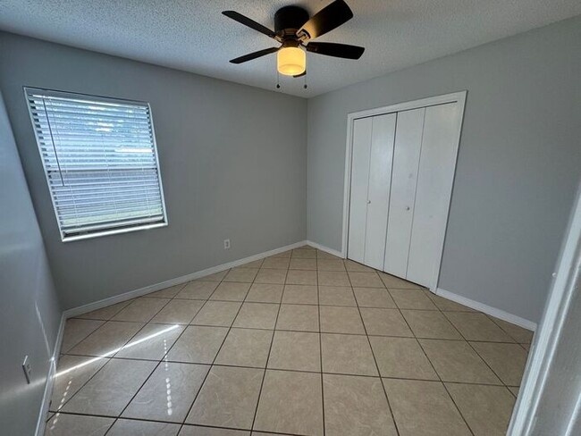Building Photo - Gulf Breeze - Villa East - 3 bedroom, 2 ba...