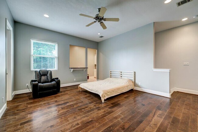 Building Photo - 4626 Braeburn Dr