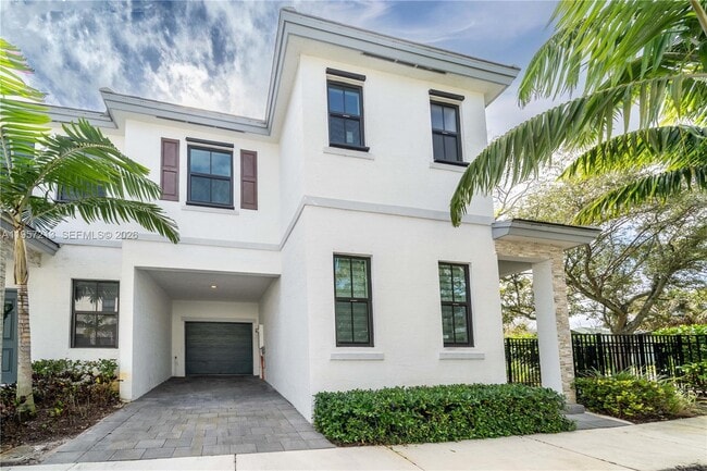 Building Photo - 1928 SW 5th Blvd