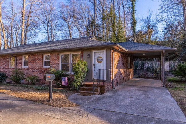 Primary Photo - 4 Heritage Ct