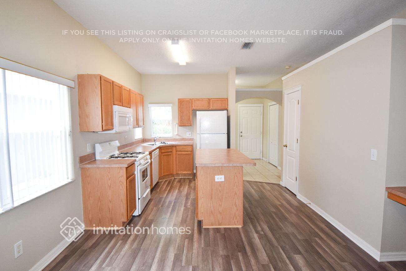 Building Photo - 6926 Exeter Park Pl