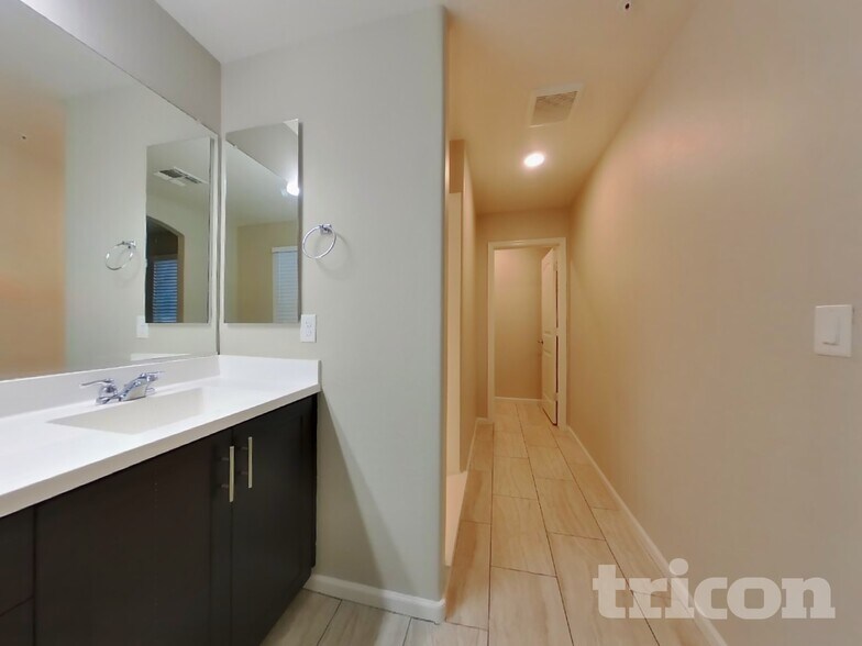 Building Photo - 12576 W Lindbergh Dr