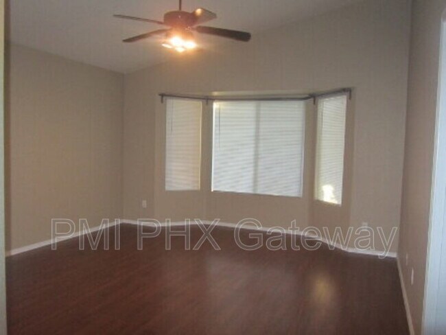 Building Photo - 1331 W Butler Dr