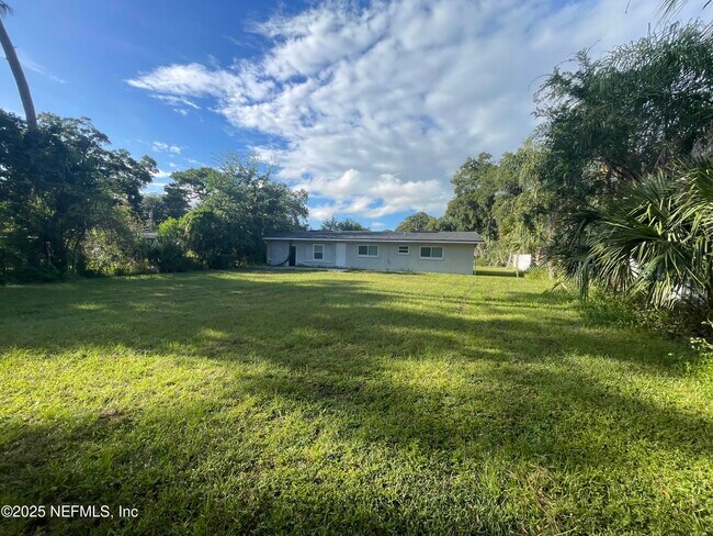 Building Photo - 5824 Yellow Pine Dr