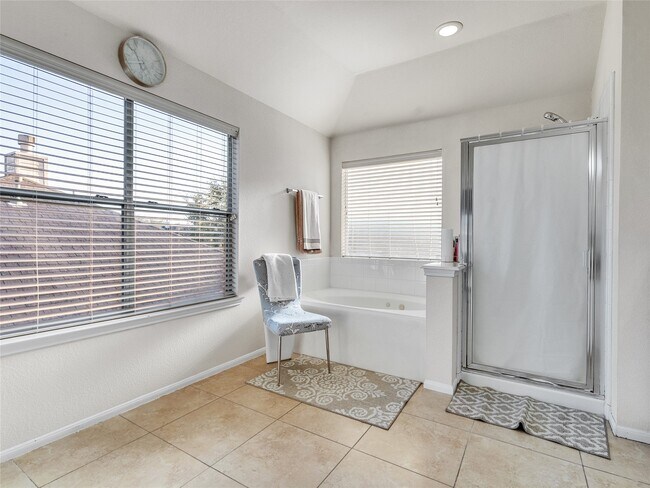 Building Photo - 5514 Gatesprings Ln