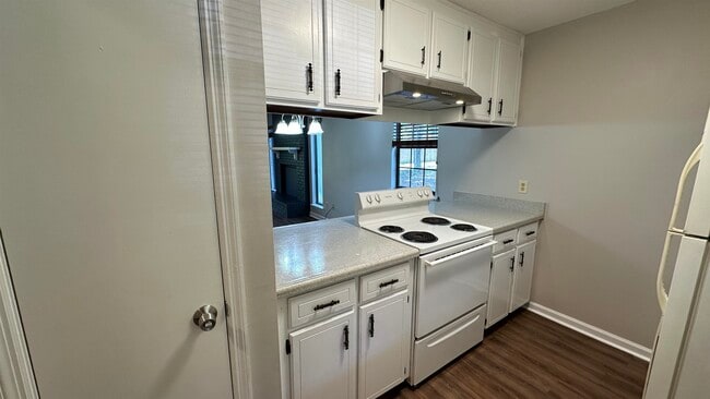 Building Photo - 2496 Southwood Plantation Rd
