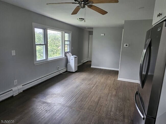 Building Photo - 25 Ivy Pl