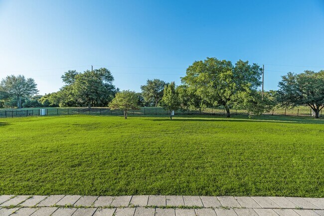 Building Photo - Exquisite 1.3-Acre French-Style Estate by Alford Custom Homes – Available for Lease!