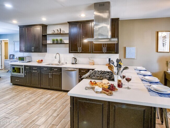 Building Photo - 2301 N 81st Pl