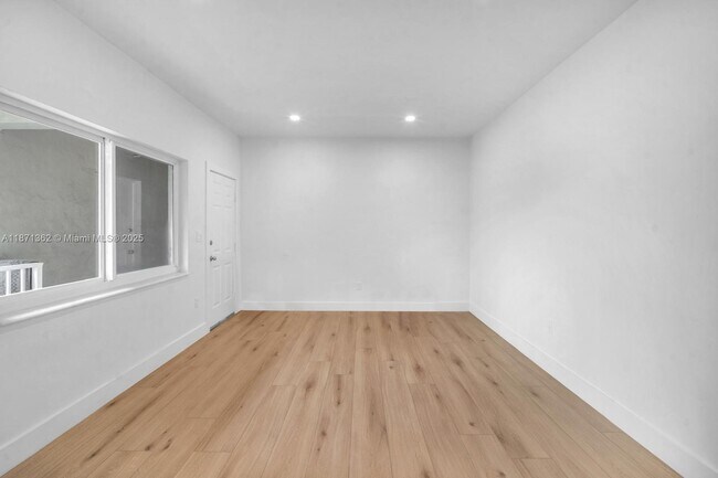 Building Photo - 2300 SW 3rd Ave
