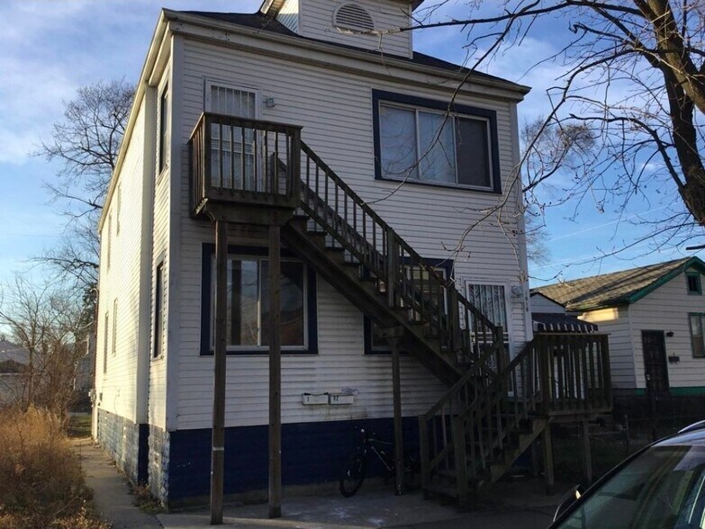 Building Photo - 1916 Delaware St