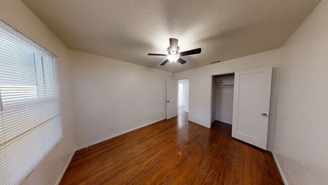 Building Photo - 6242 Dorothy Dr