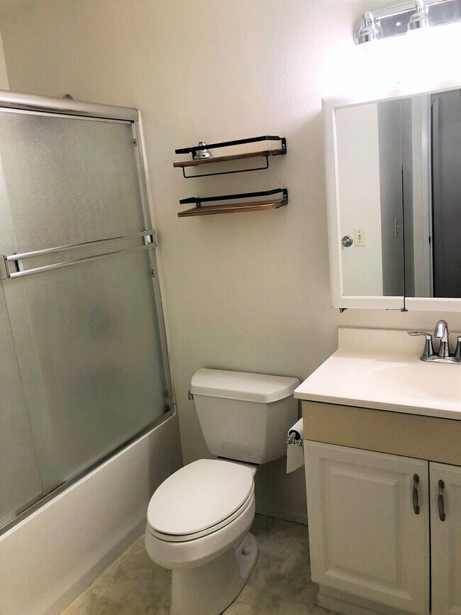 Building Photo - 717sum