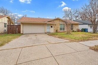 Building Photo - 145 Price Dr