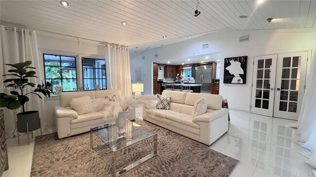 Building Photo - 1332 Van Buren St