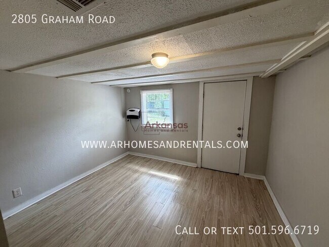 Building Photo - 2805 Graham Rd