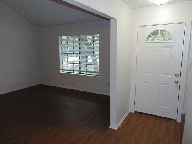Building Photo - 1617 Gracy Farms Ln