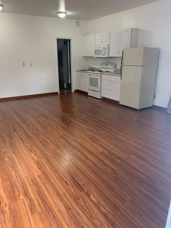 Building Photo - 224 Farewell Ave