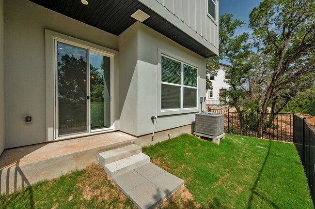 Building Photo - 12001 Vista Parke Dr