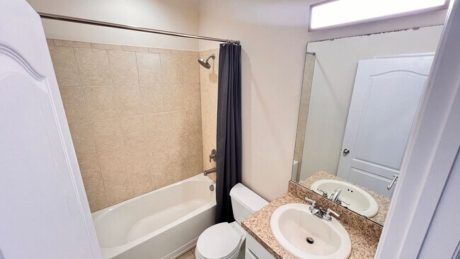 Building Photo - Elegant 3-Bedroom Home with Modern Comforts in the Reserve at Meadow, Ocoee! WASHER AND DRYER INC...