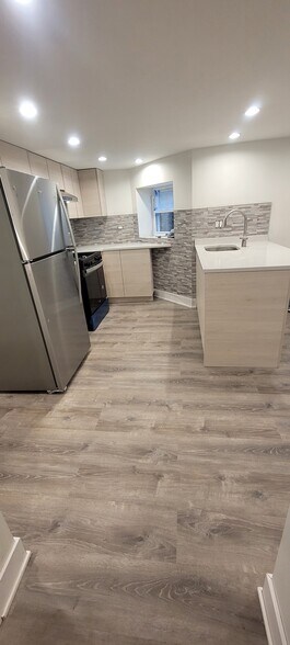 Building Photo - 4037 N Long Ave