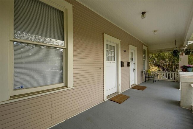 Building Photo - 601 Bellevue Pl