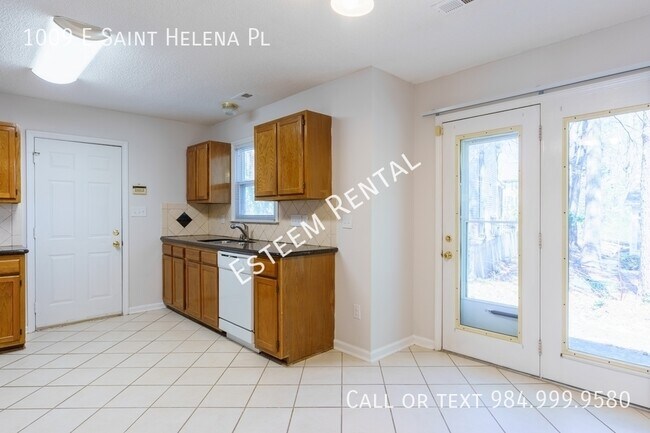 Building Photo - 1009 E St Helena Pl