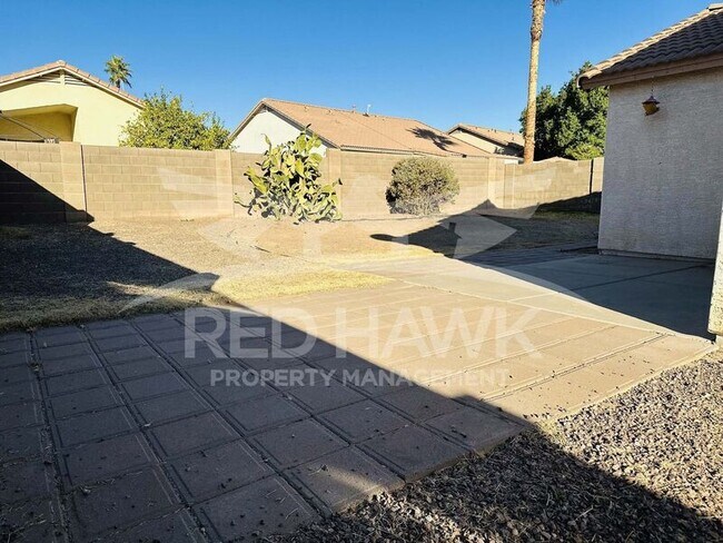 Building Photo - 1798 E Carla Vista Dr