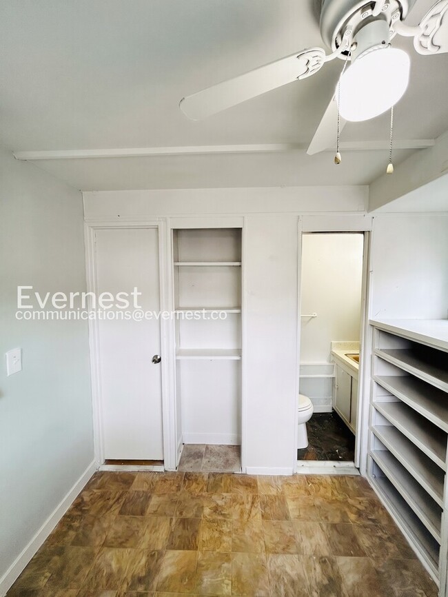 Building Photo - 2133 Melody Dr