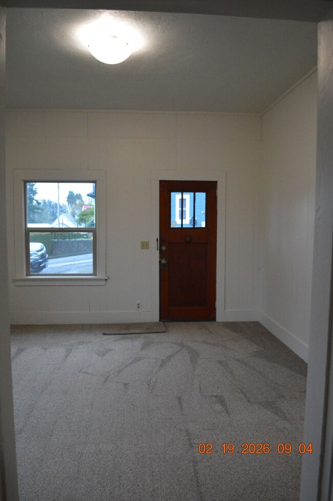 Building Photo - 330 SW Bryant St