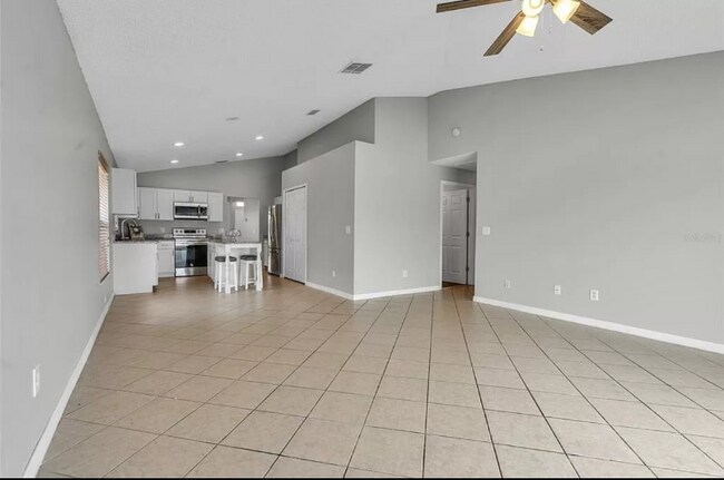 Building Photo - 447 Brayton Ln