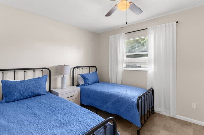 Building Photo - 13921 19th St