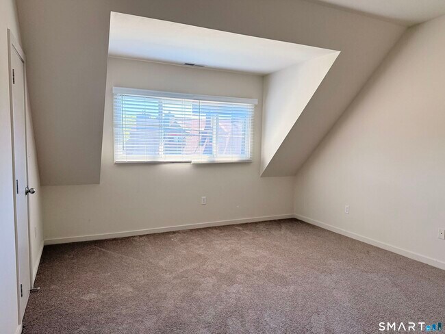 Building Photo - 118 Montoya Dr