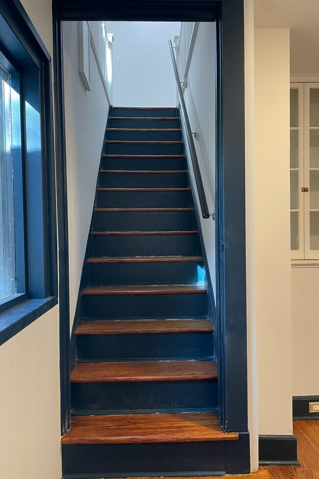 Building Photo - 12 Pine Hill Rd