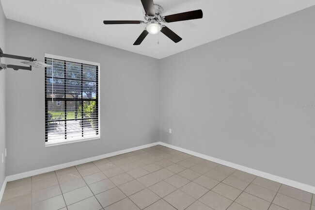 Building Photo - 2414 Sweetwater Blvd