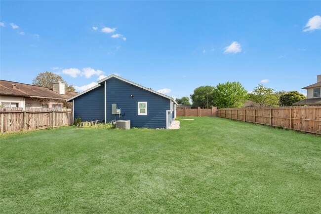 Building Photo - 18503 Willow Moss Dr