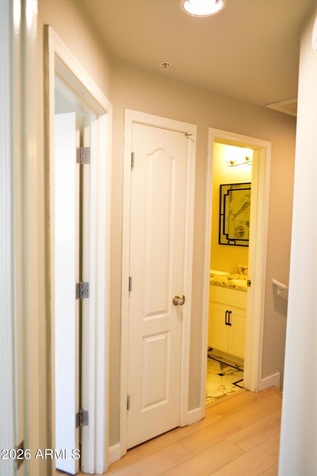 Building Photo - 1701 E Colter St