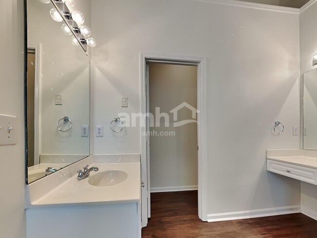 Building Photo - 101 Birkhall Cir