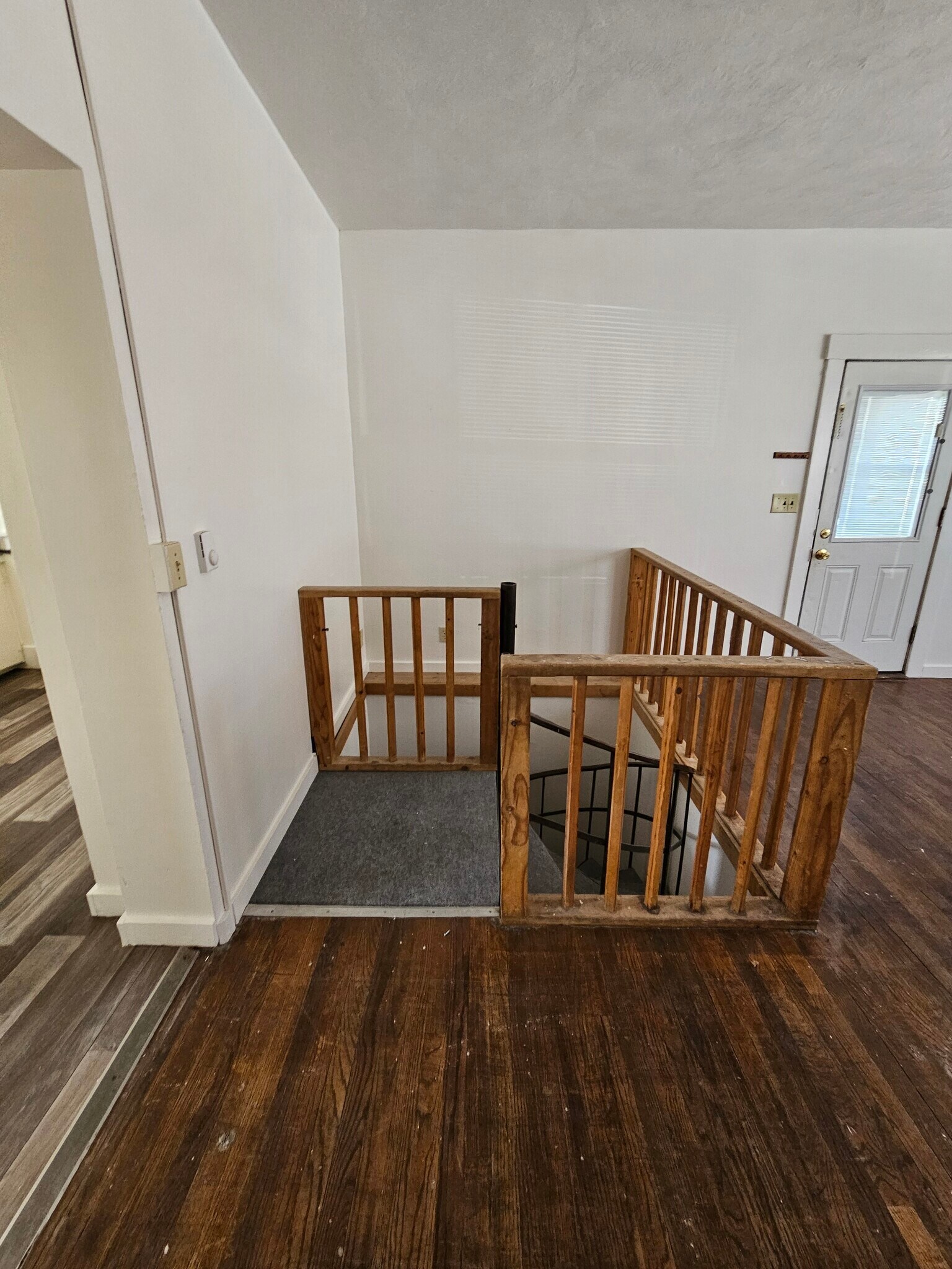 Building Photo - 310 6th St