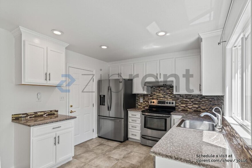 Building Photo - 2257 Goldcrest Cir