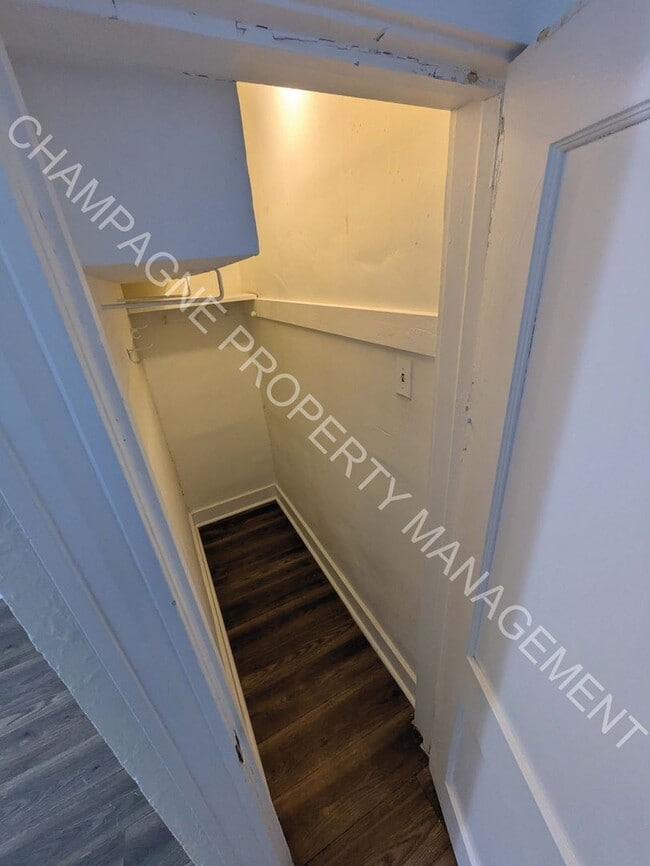 Building Photo - 3 Bedroom Home, centrally located in the heart of Kansas City