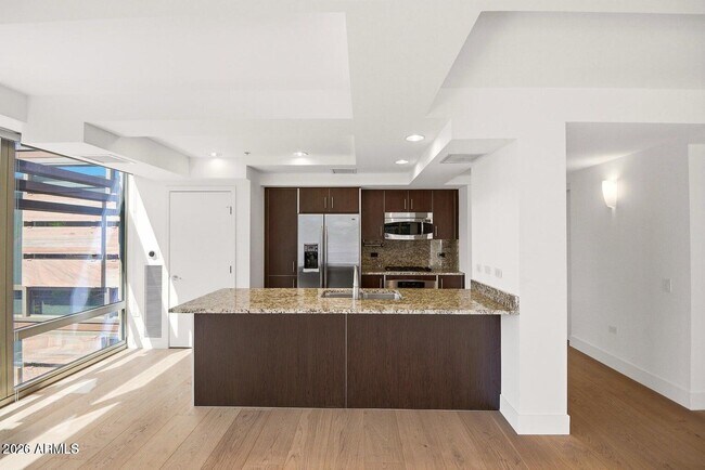 Building Photo - 7131 E Rancho Vista Dr