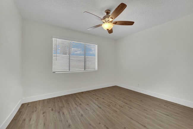 Building Photo - 1304 Rexford Pl
