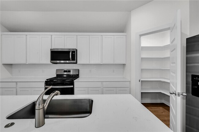 Building Photo - 4411 W Canyon Run Dr