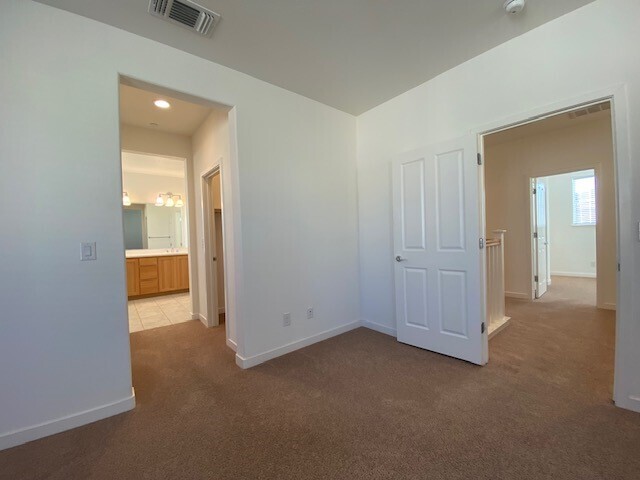 Building Photo - Beautiful New Home For Rent in Roseville!